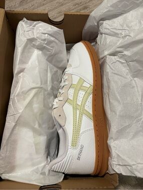 Asics White Unisex  Sneakers M (8) W (9.5) BNWOT AT-4/18